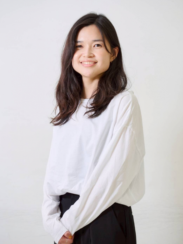 我孫子にあるネイル・マツエク・訪問美容を行う美容室「AVENIR D'OR 大山台店（アブニール アビコ）」のスタッフ「綾 奈」の画像